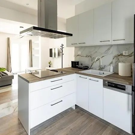 Exclusive Apartment *